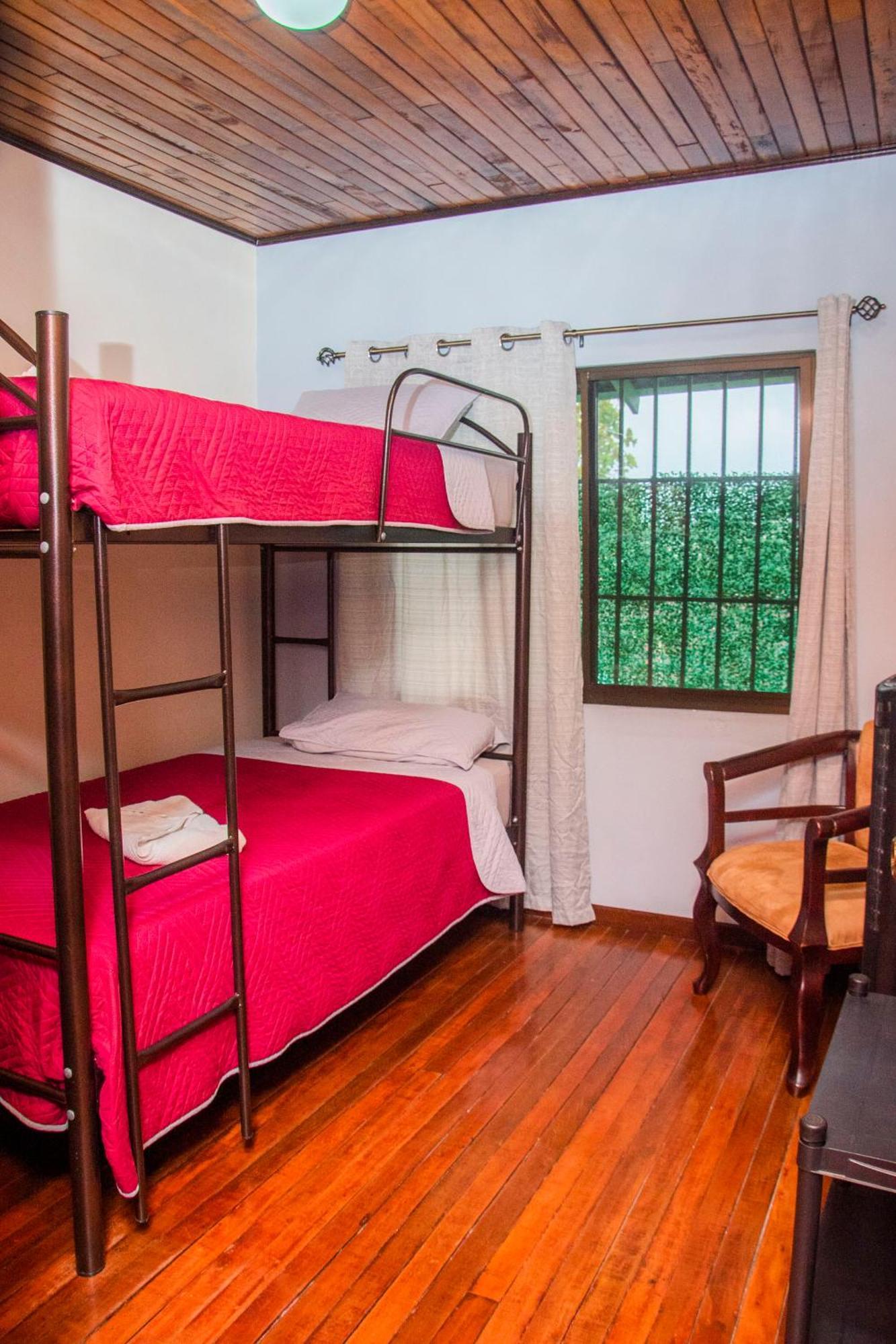 Apartment Entero 1 Km Juan Santamaria Airport *