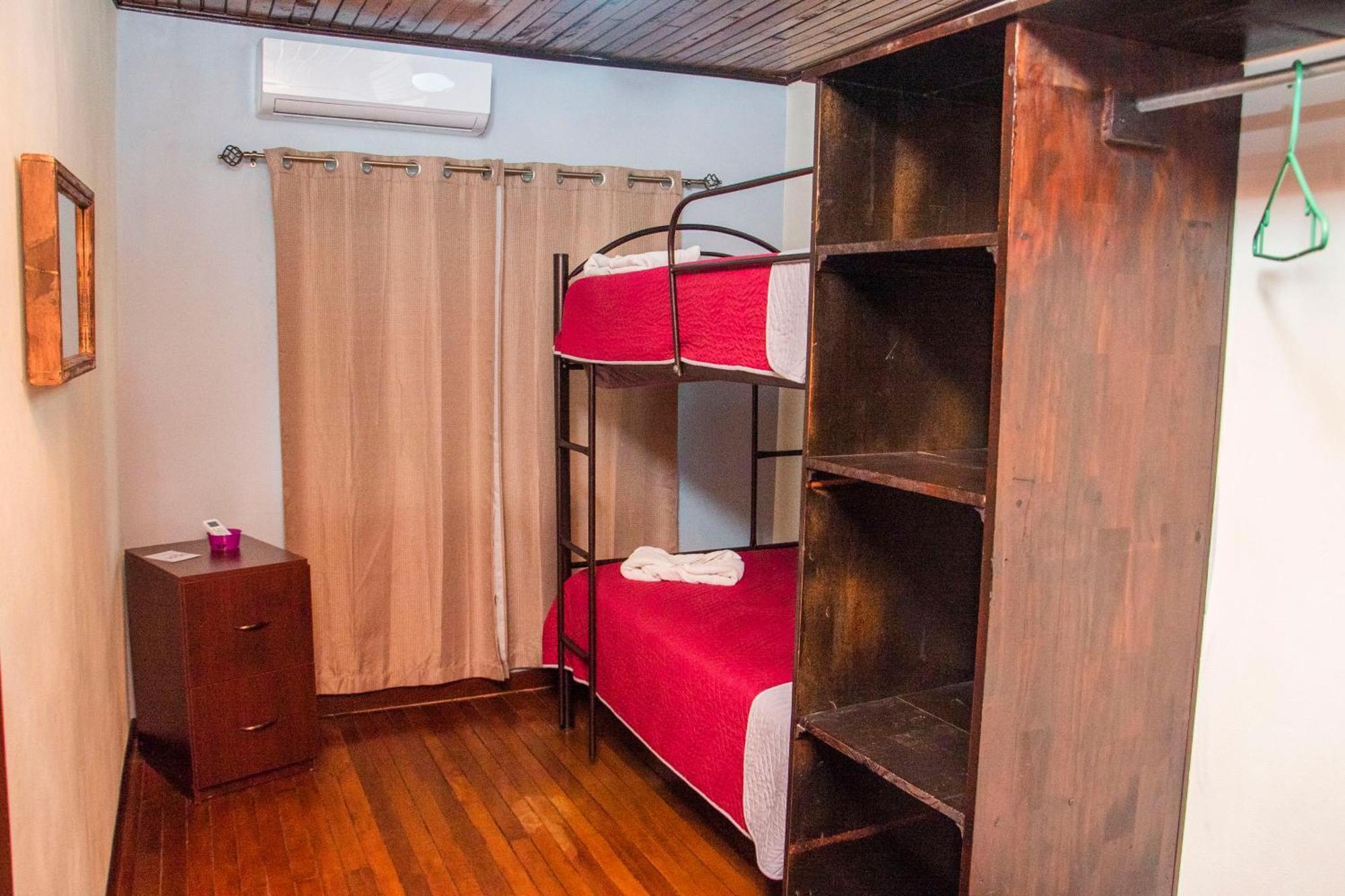 Apartment Entero 1 Km Juan Santamaria Airport
