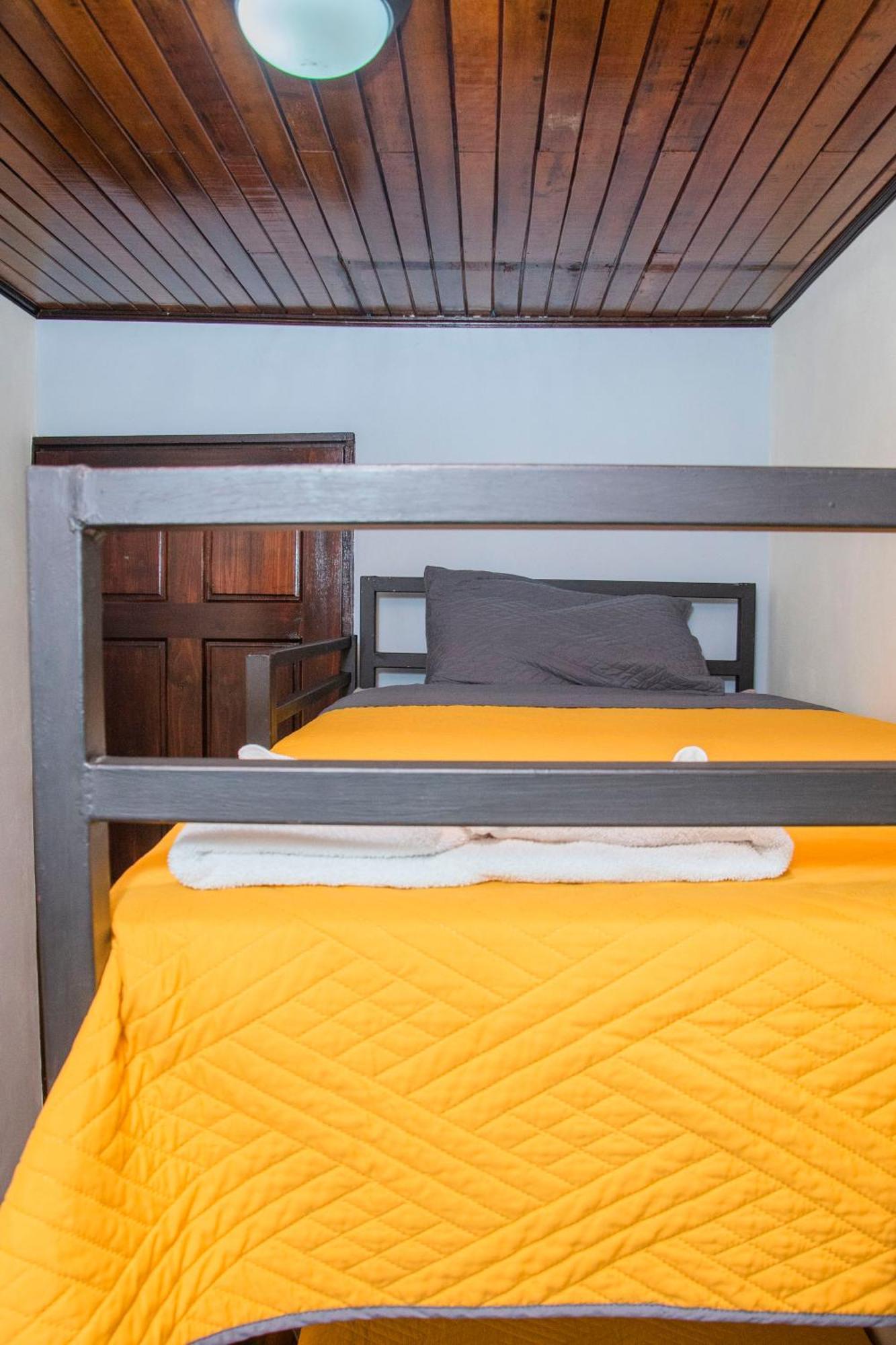 Apartment Entero 1 Km Juan Santamaria Airport *