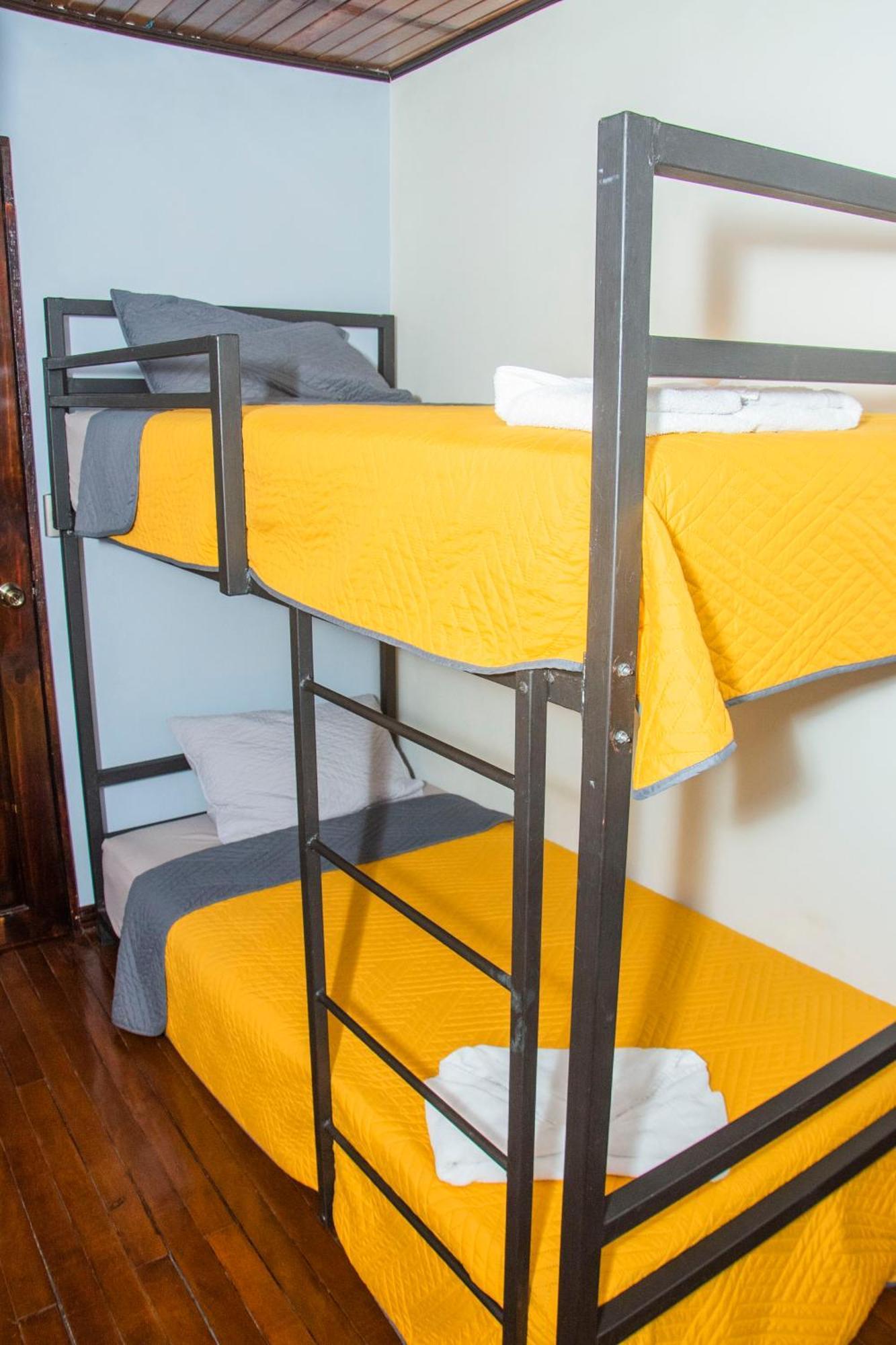 Entero 1 Km Juan Santamaria Airport Apartment
