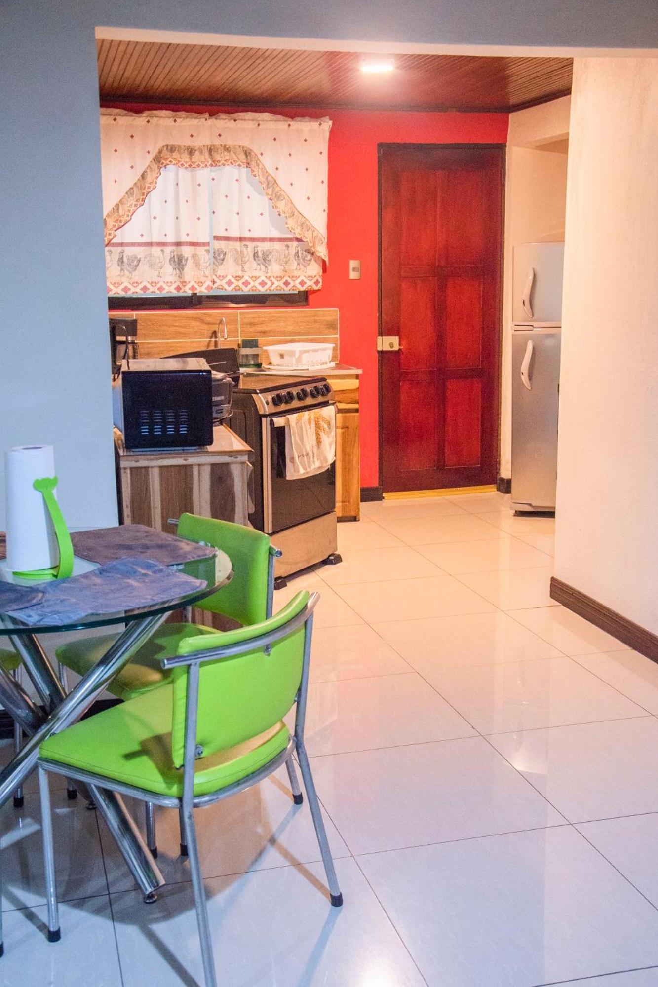 Apartment Entero 1 Km Juan Santamaria Airport *