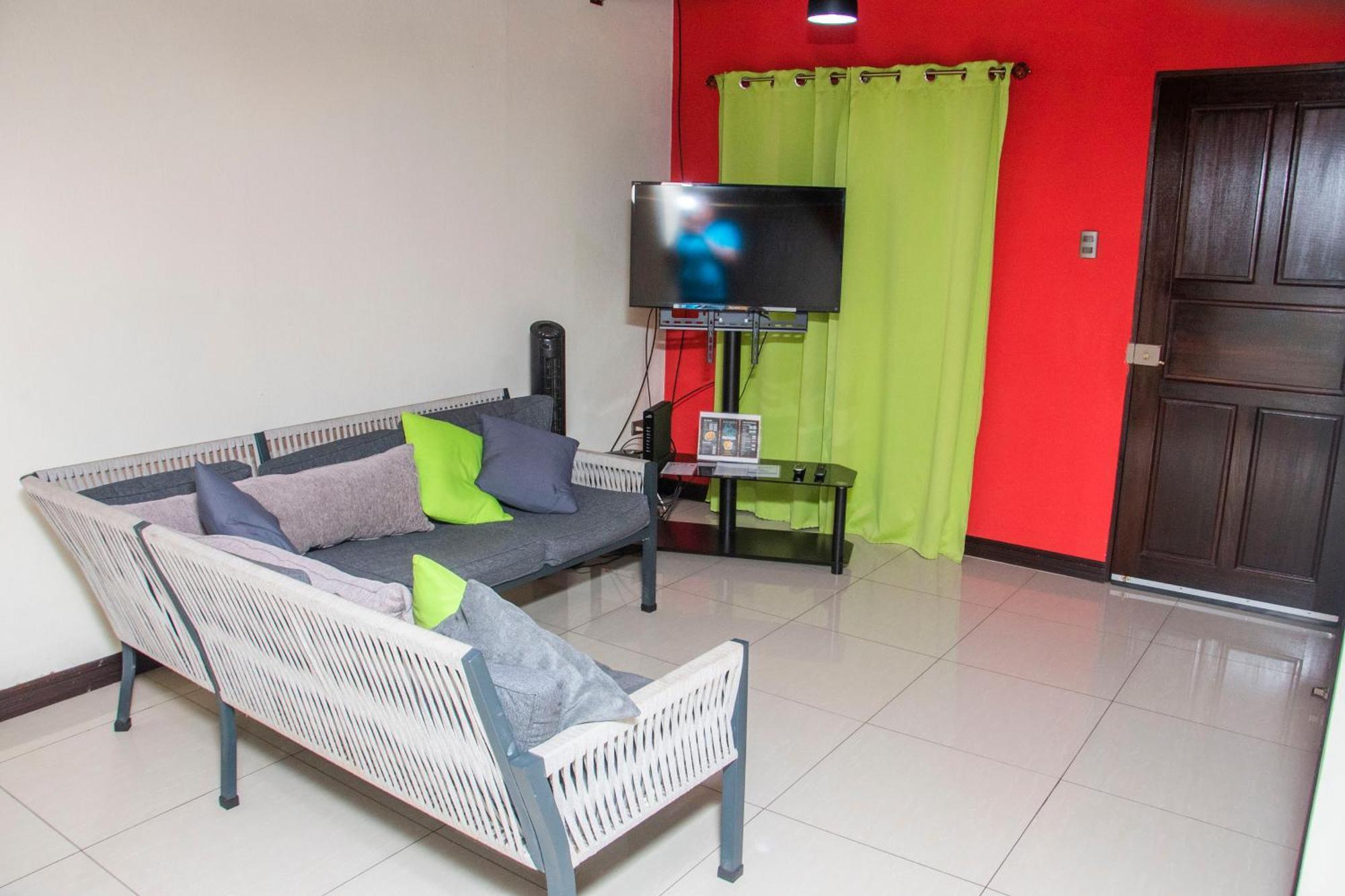 Entero 1 Km Juan Santamaria Airport Apartment *