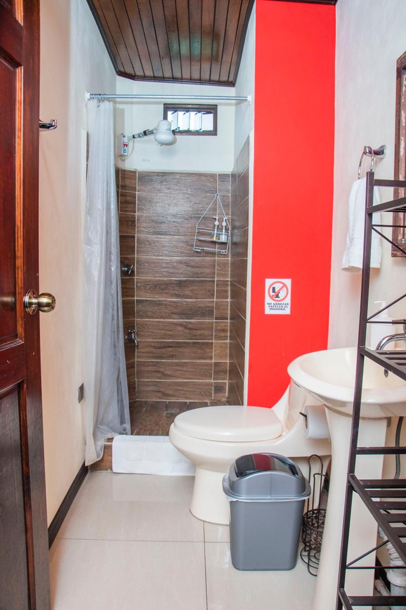 Apartment Entero 1 Km Juan Santamaria Airport Alajuela